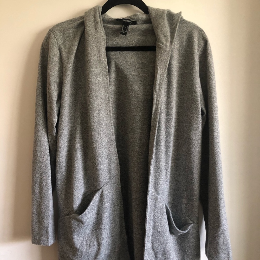 Forever 21 cardigan with pockets and hood🤩